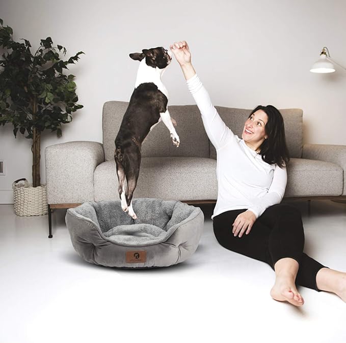 Cama Redonda de Forro Polar: ¡Descanso Profundo y Seguro para tu Mascota!